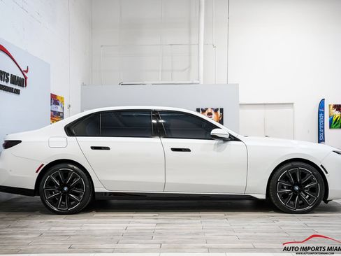 Used 2024 BMW 760i xDrive w/ Executive Package AWD/4WD image 29