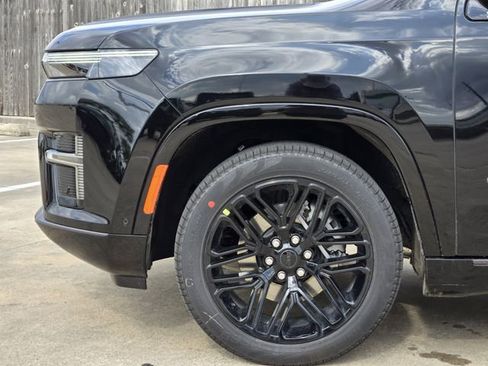 New 2026 Jeep Grand Wagoneer L Limited AWD/4WD image 5