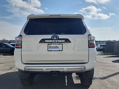 Used 2018 Toyota 4Runner TRD Off-Road Premium image 7