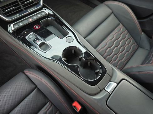 Used 2022 Audi RS e-tron GT image 25