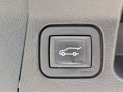 Used 2023 GMC Acadia SLT AWD/4WD image 14