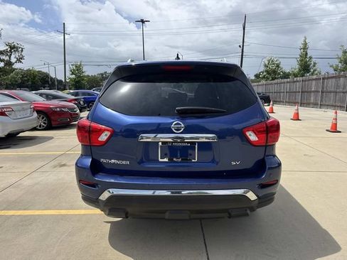 Used 2018 Nissan Pathfinder SV FWD image 6