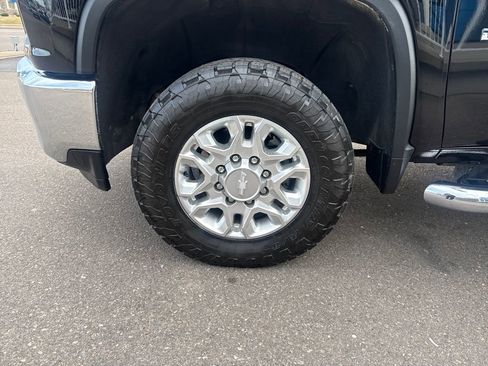 Used 2020 Chevrolet Silverado 2500 LTZ w/ LTZ Convenience Package image 25