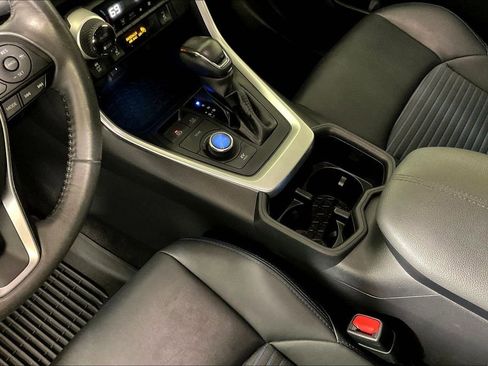 Used 2022 Toyota RAV4 XSE image 17