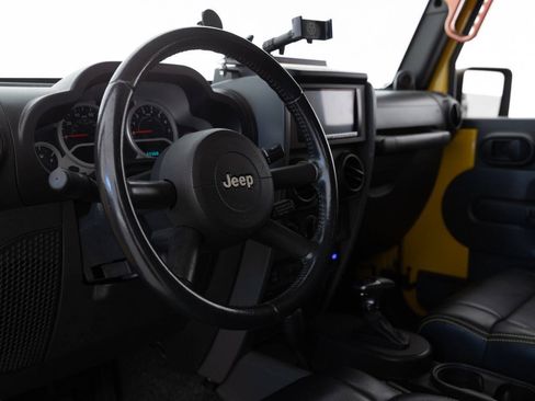 Used 2008 Jeep Wrangler Unlimited Rubicon w/ Dual Top Group AWD/4WD image 27