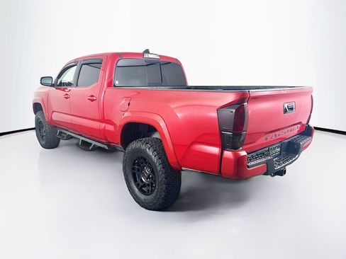 Used 2017 Toyota Tacoma TRD Sport w/ Tow Package RWD image 5