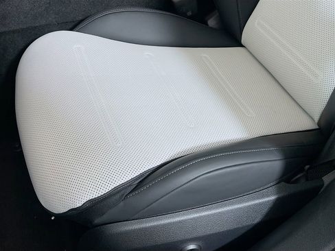 New 2026 Mercedes-Benz E 53 AMG e 4MATIC Sedan image 23