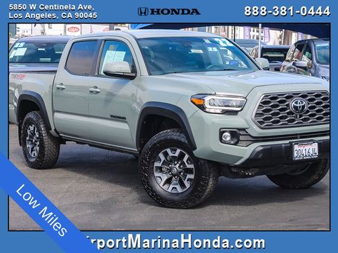 Used 2022 Toyota Tacoma TRD Off-Road w/ Technology Package AWD/4WD image 1