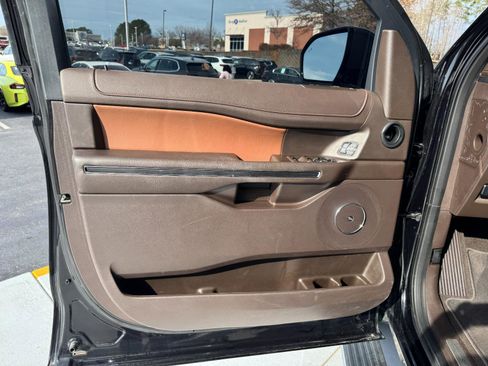 Used 2023 Ford Expedition King Ranch image 12