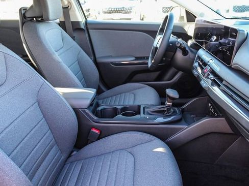 New 2025 Kia K4 EX image 18
