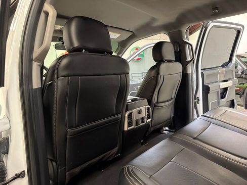 Used 2020 Ford F250 Lariat w/ Lariat Ultimate Package AWD/4WD image 34
