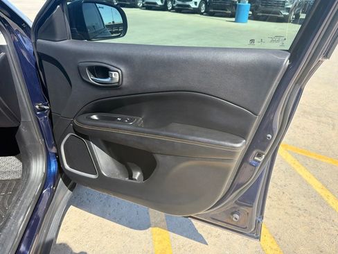 Used 2020 Jeep Compass Latitude FWD image 22