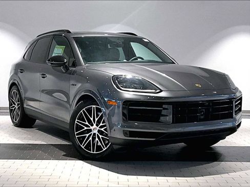 New 2026 Porsche Cayenne E-Hybrid image 9