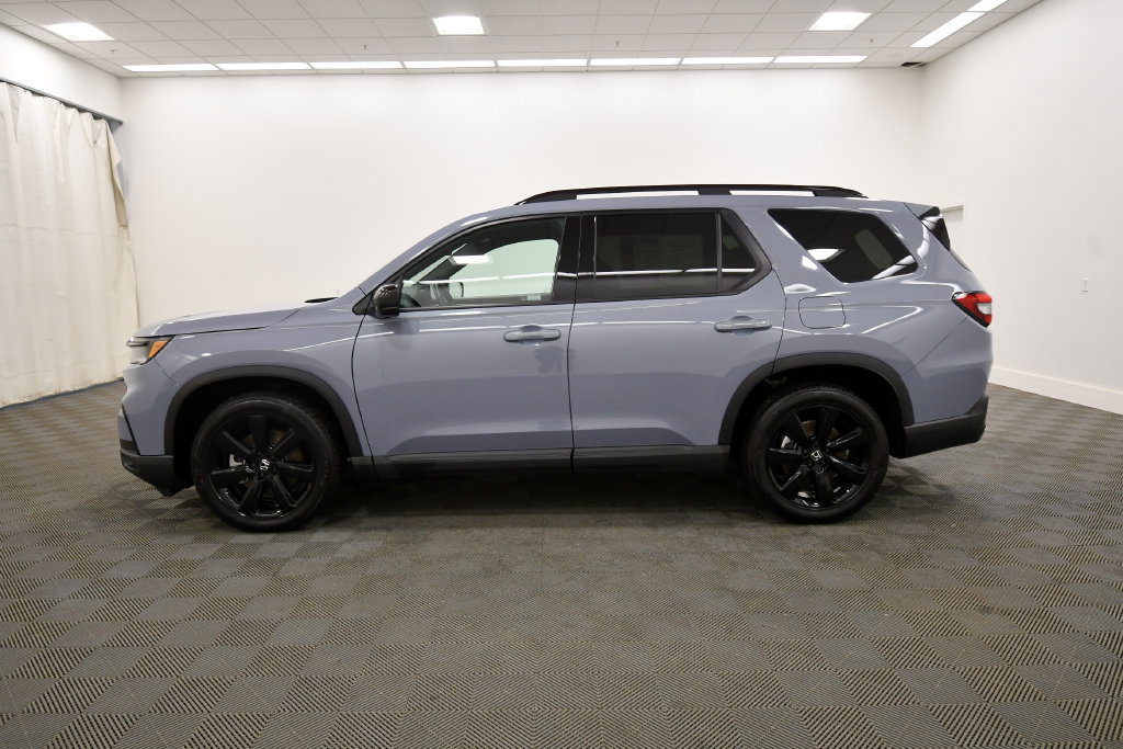 Certified 2025 Honda Pilot Black Edition image 4