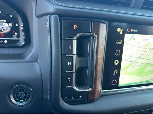 Used 2023 GMC Yukon Denali Ultimate AWD/4WD image 33