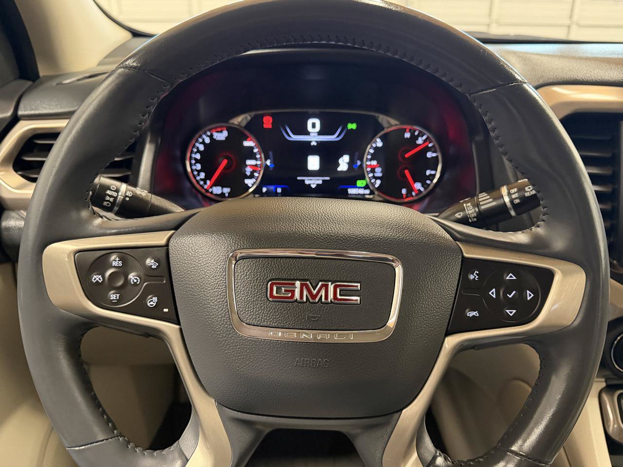 Used 2021 GMC Acadia Denali w/ Denali Ultimate Package AWD/4WD image 15