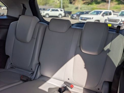 Used 2024 Honda Odyssey EX-L image 11