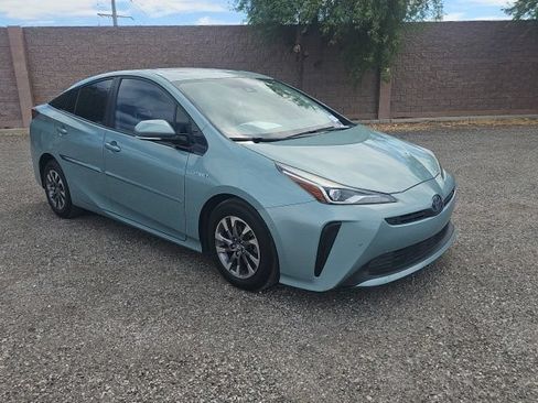 Used 2019 Toyota Prius Limited w/ Premium Convenience Package FWD image 3