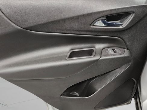 Used 2018 Chevrolet Equinox LT image 27