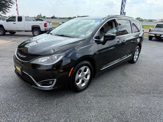 Used 2017 Chrysler Pacifica Touring-L Plus image 1