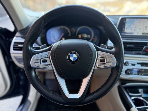 Used 2017 BMW 740i xDrive 740i xDrive AWD 4dr Sedan image 36