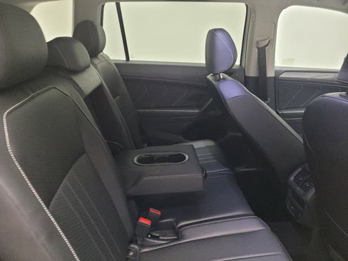 Used 2024 Volkswagen Tiguan SE FWD image 19