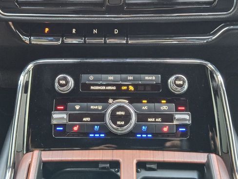 Used 2023 Lincoln Navigator Reserve image 17