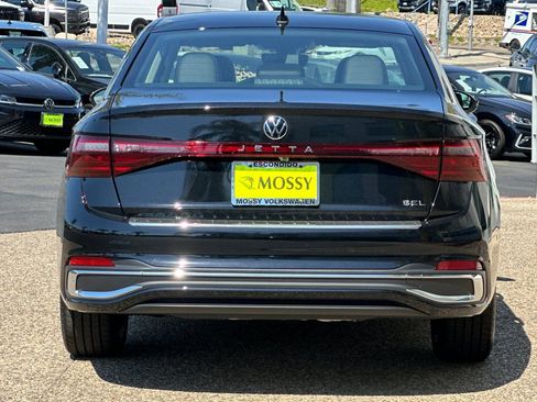 New 2025 Volkswagen Jetta SEL image 5