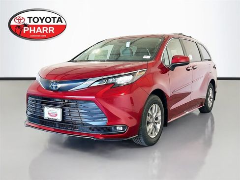 New 2025 Toyota Sienna XLE FWD image 1