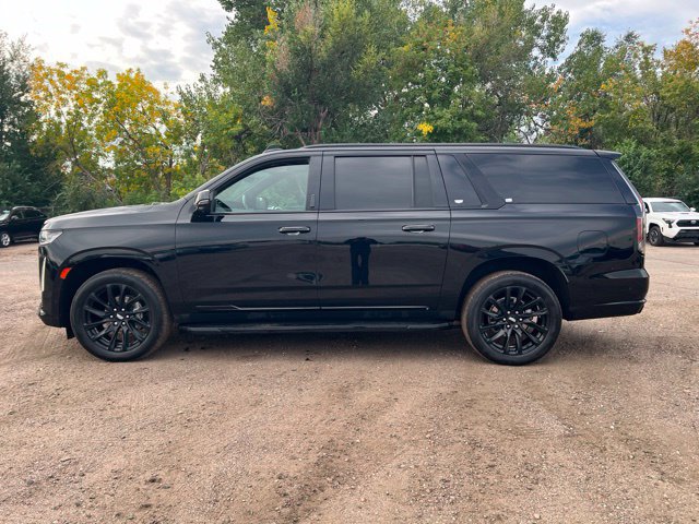Used 2023 Cadillac Escalade ESV Sport w/ LPO, ONYX Package AWD/4WD image 2