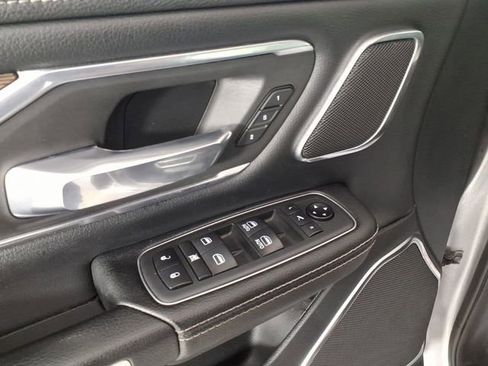 Used 2019 RAM 1500 Laramie AWD/4WD image 13