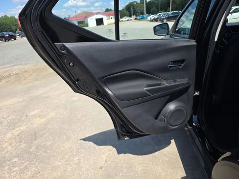 Used 2024 Nissan Kicks SV image 38