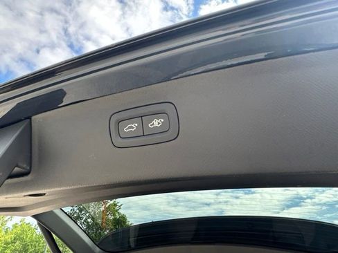 Certified 2024 Volvo XC90 T8 Plus AWD/4WD image 37