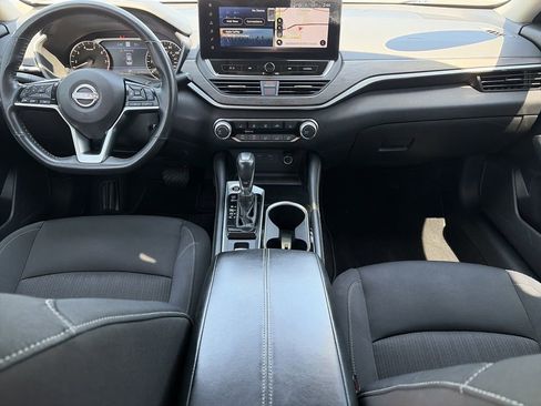 Used 2023 Nissan Altima 2.5 SV w/ SV Premium Package AWD/4WD image 14
