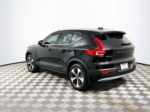 Used 2025 Volvo XC40 B5 Core w/ Climate Package image 5