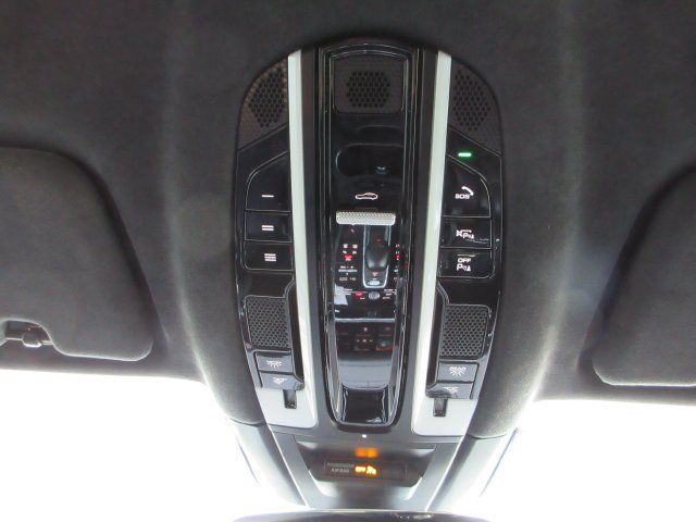 Used 2021 Porsche Cayenne GTS AWD/4WD image 17