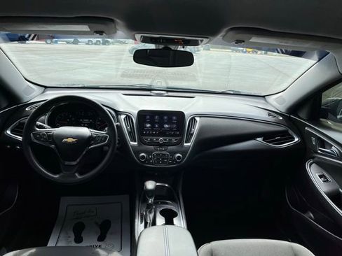 Used 2021 Chevrolet Malibu LT image 16
