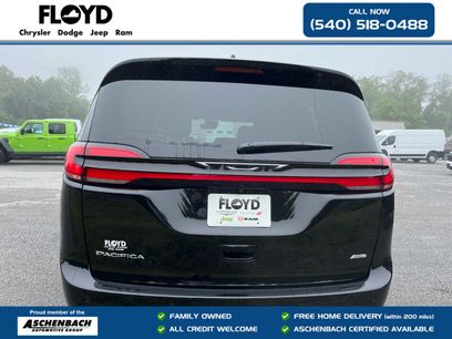 New 2027 Chrysler Pacifica Select