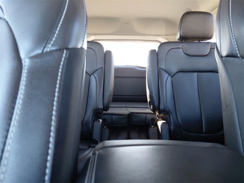 Used 2023 Jeep Grand Cherokee L Limited image 38