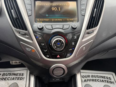 Used 2012 Hyundai Veloster w/ Style Pkg FWD image 14