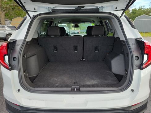 Used 2024 GMC Terrain SLE FWD image 23
