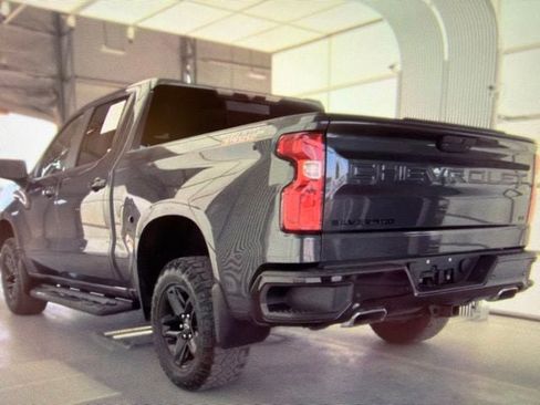 Used 2020 Chevrolet Silverado 1500 LT Trail Boss AWD/4WD image 4