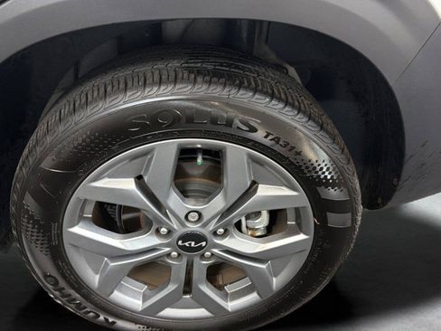 Used 2025 Kia Seltos LX AWD/4WD image 24