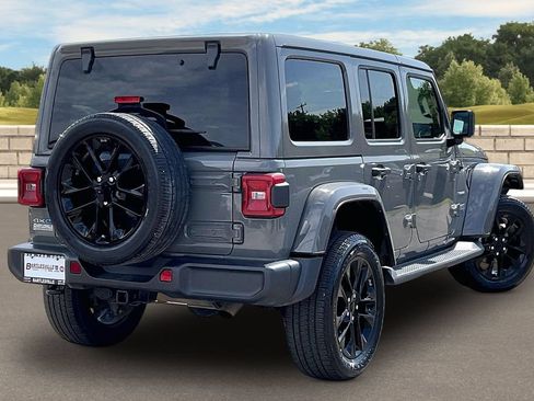 Used 2021 Jeep Wrangler Unlimited Sahara AWD/4WD image 9