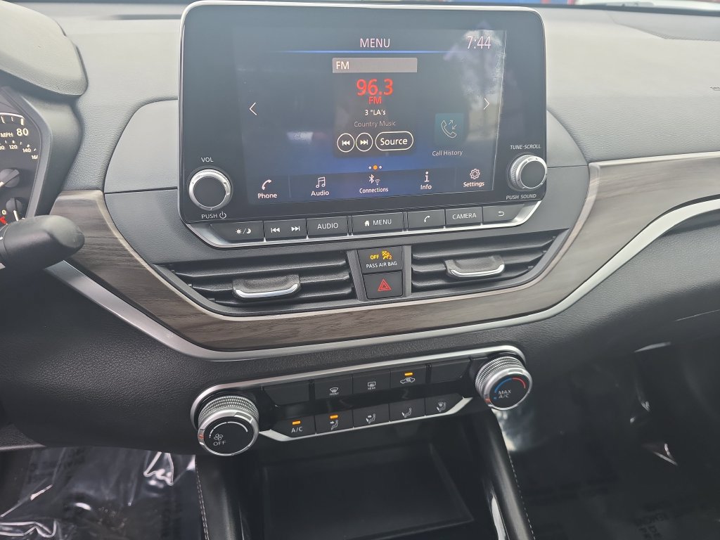 Used 2023 Nissan Altima 2.5 SV FWD image 16