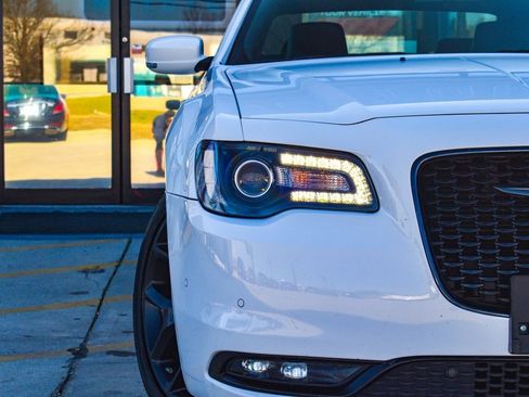 Used 2023 Chrysler 300 S image 27