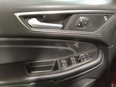 Used 2022 Ford Edge Titanium image 27