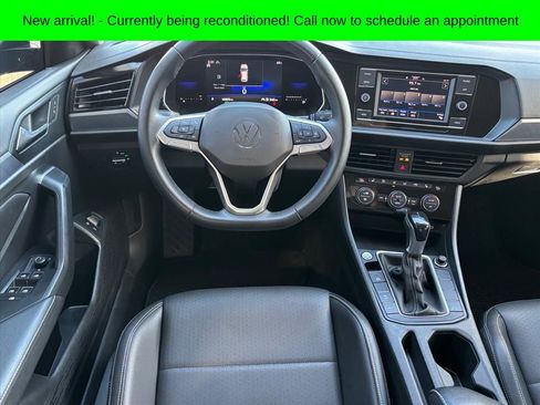 Used 2022 Volkswagen Jetta SE image 13