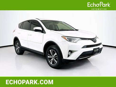 Used 2018 Toyota RAV4 XLE image 1