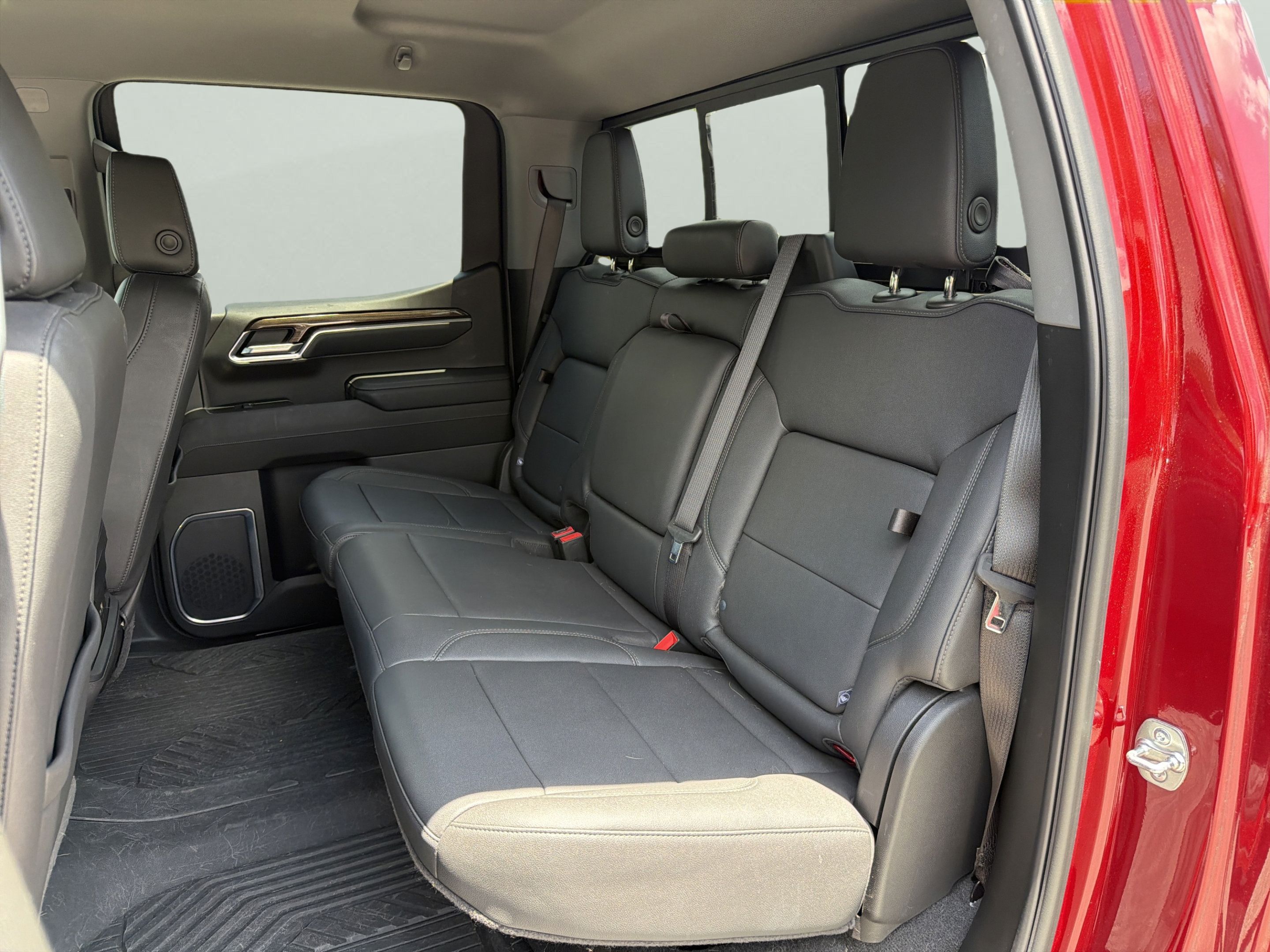 Used 2025 Chevrolet Silverado 1500 LT Trail Boss w/ Convenience Package II AWD/4WD image 21